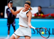 科维托娃在塞尔维亚队比赛中险胜，出色防守引发热议！